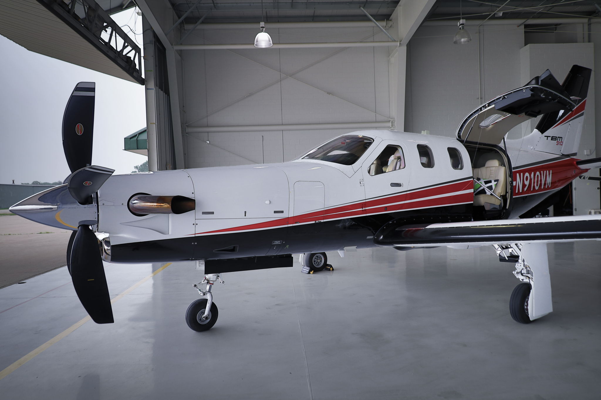 N910VM Daher TBM 910 exterior