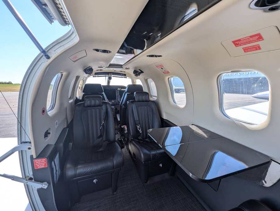 TBM 900 cabin seats