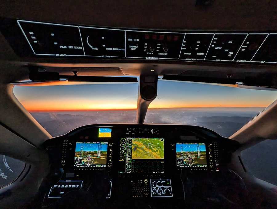 TBM 900 cockpit at dawn
